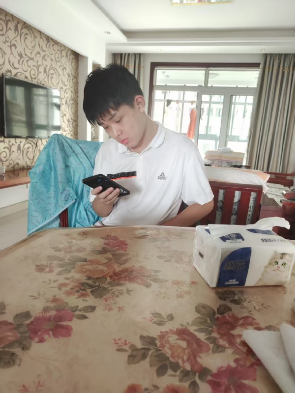 铁在烧的第一张照片--泉州相亲服务中心