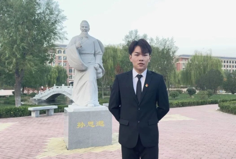 尚明月的第一张照片--泉州相亲服务中心