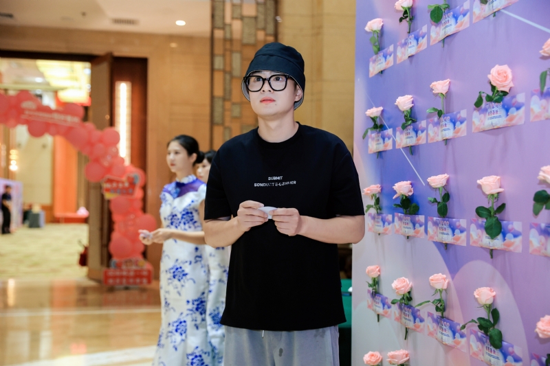 被驯服的象的第一张照片--泉州相亲服务中心
