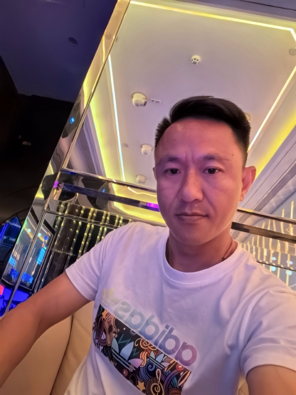 辞岸的第二张照片--泉州相亲服务中心