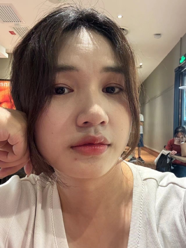 粉墨的第一张照片--泉州相亲服务中心