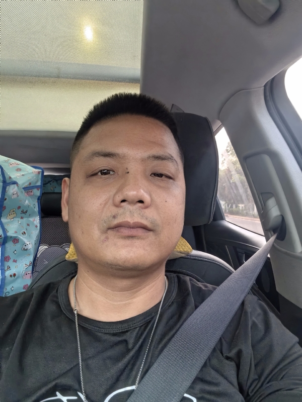 卖电池的大叔的第一张照片--泉州相亲服务中心