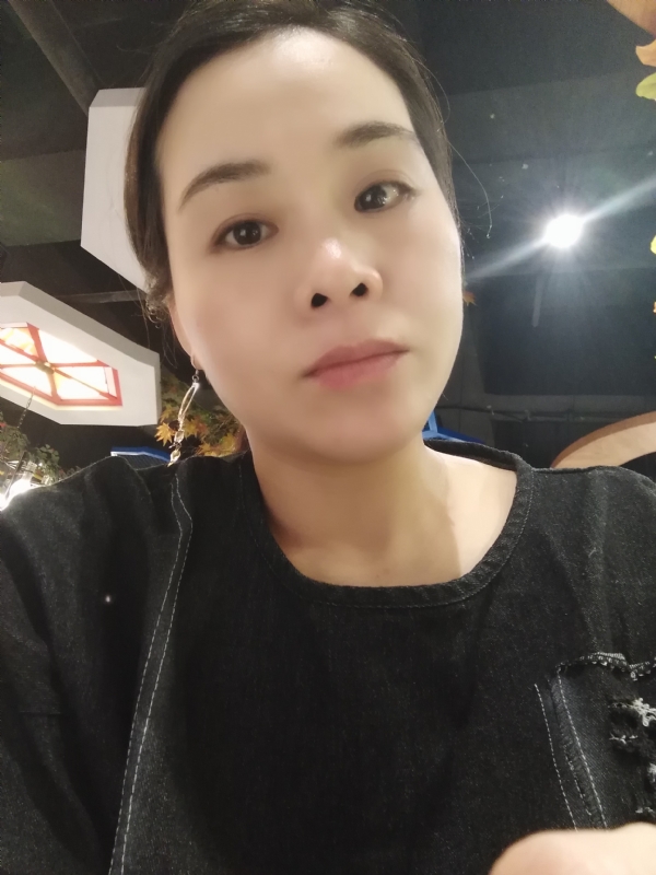 喜欢黑巧的第一张照片--泉州相亲服务中心